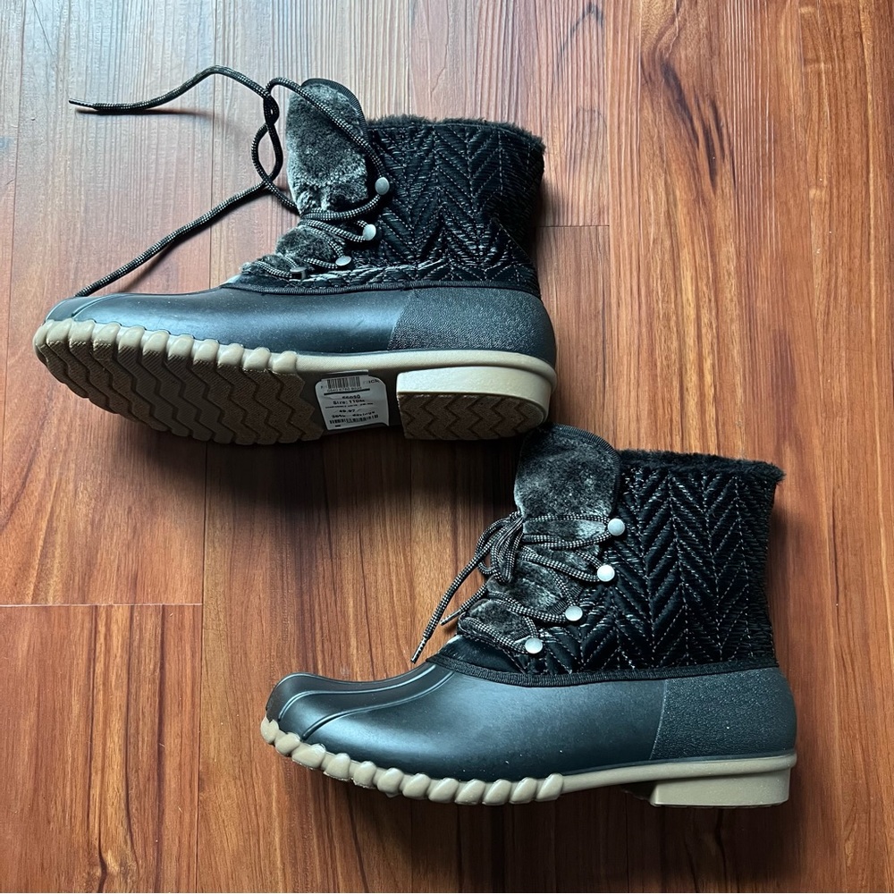 Baretraps Black Waterproof Lace Up Duck Boot 11